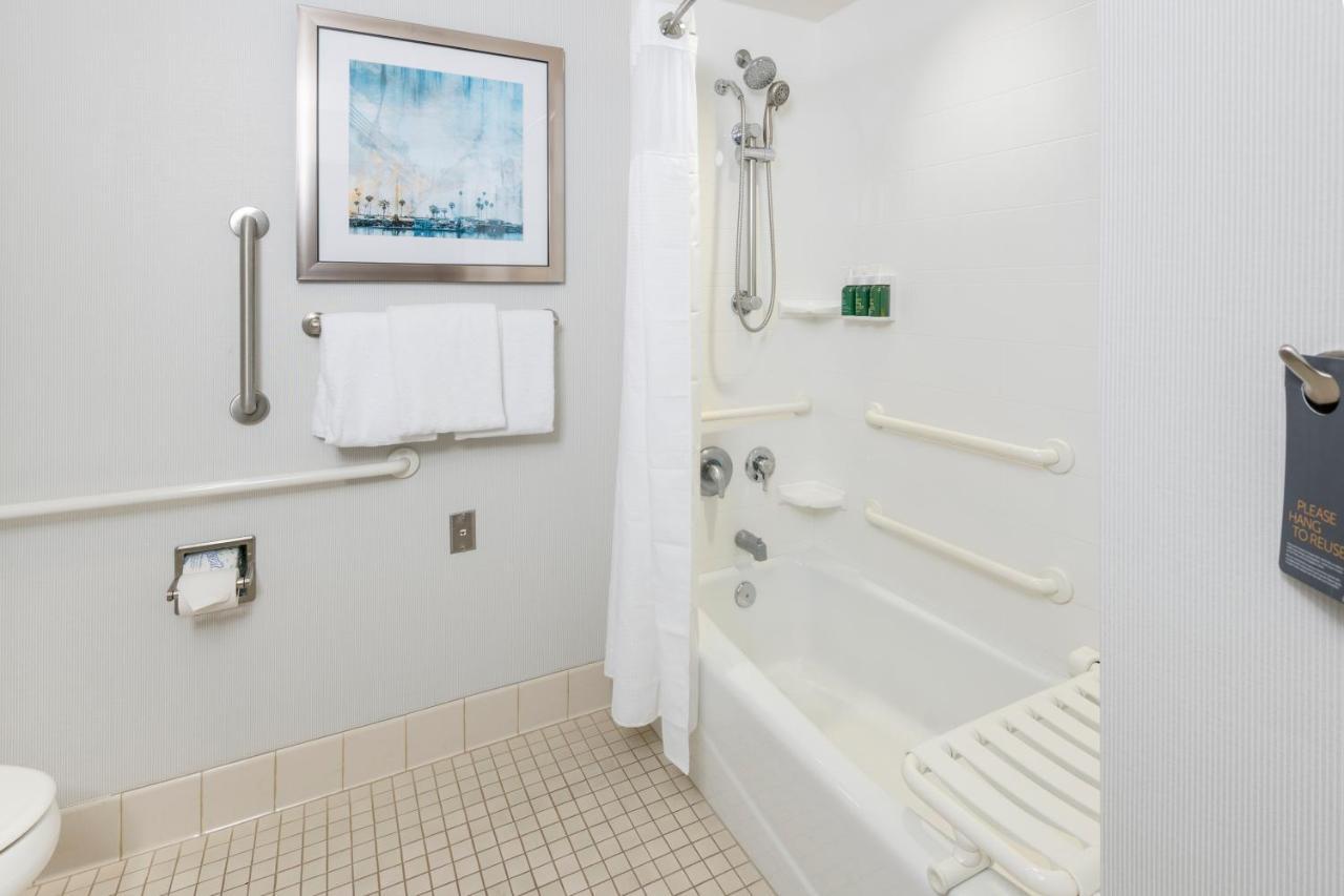Courtyard By Marriott San Diego Oceanside Bagian luar foto