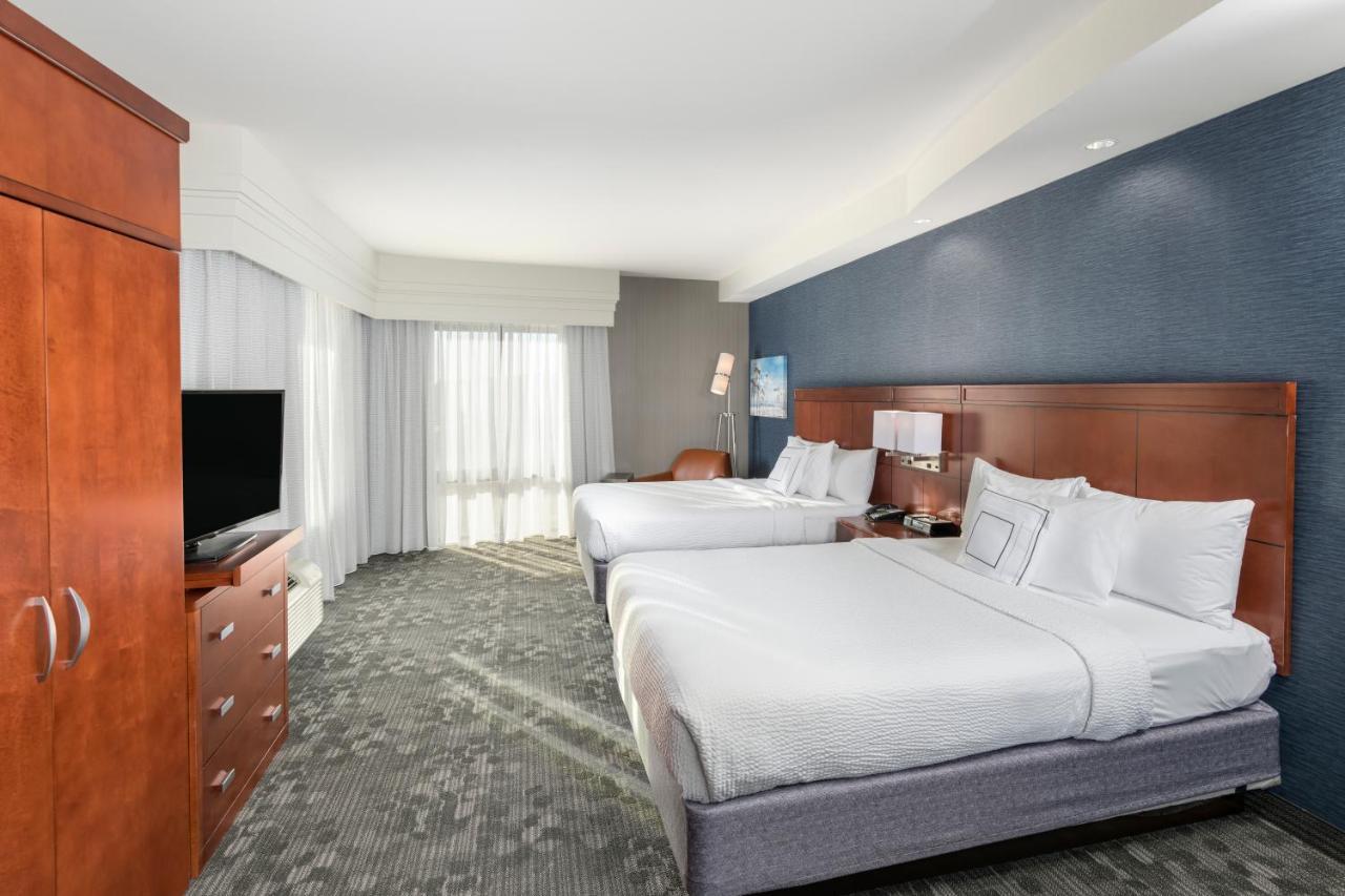 Courtyard By Marriott San Diego Oceanside Bagian luar foto