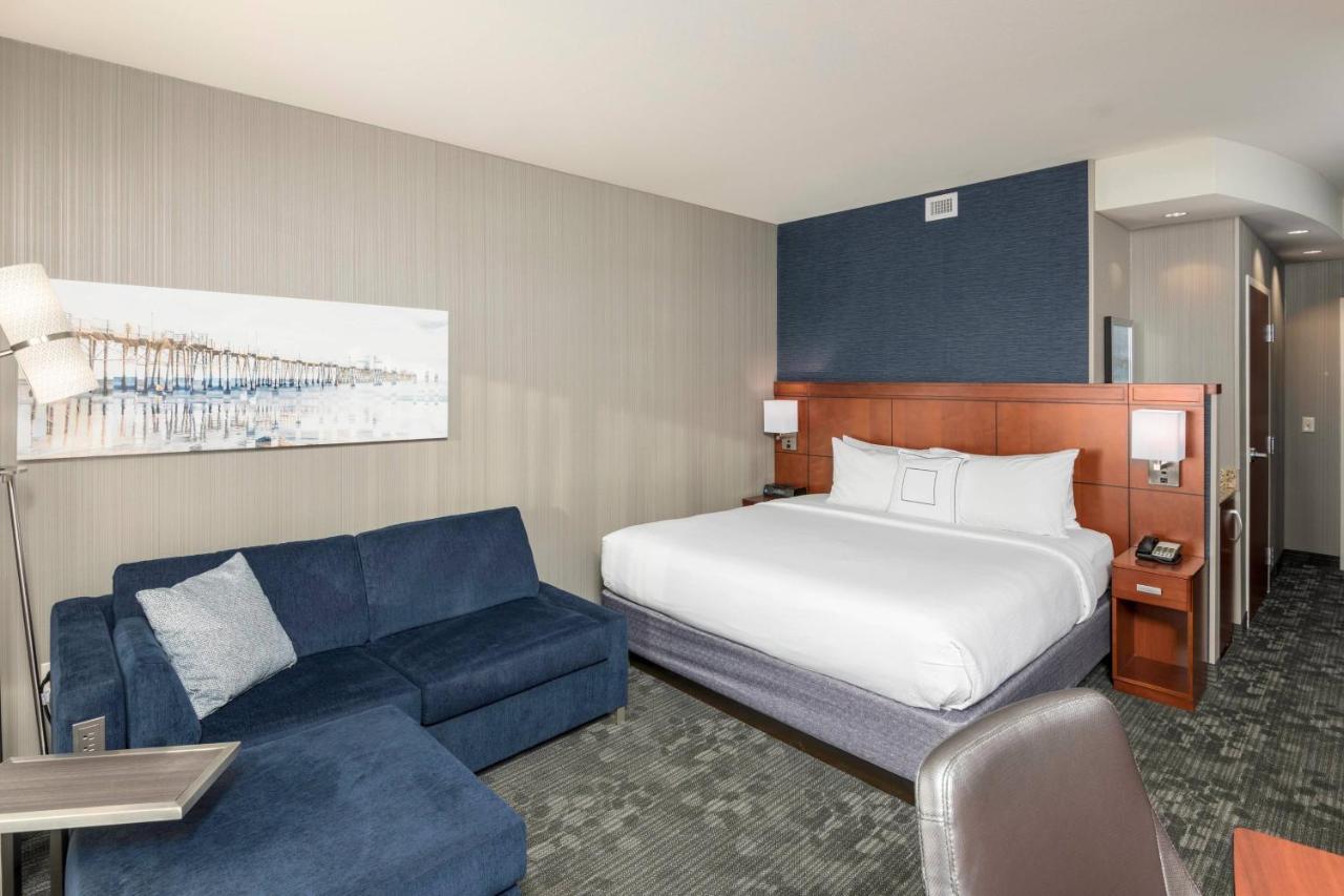 Courtyard By Marriott San Diego Oceanside Bagian luar foto