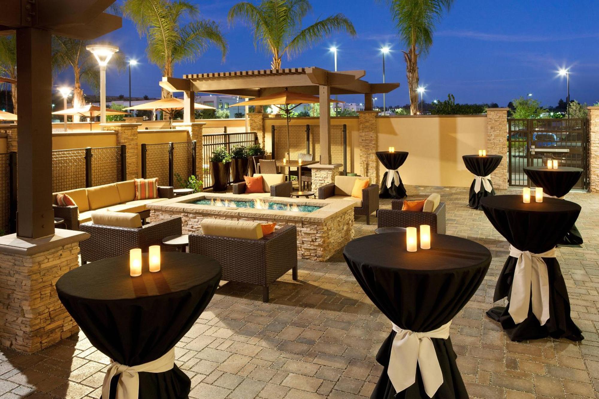 Courtyard By Marriott San Diego Oceanside Bagian luar foto