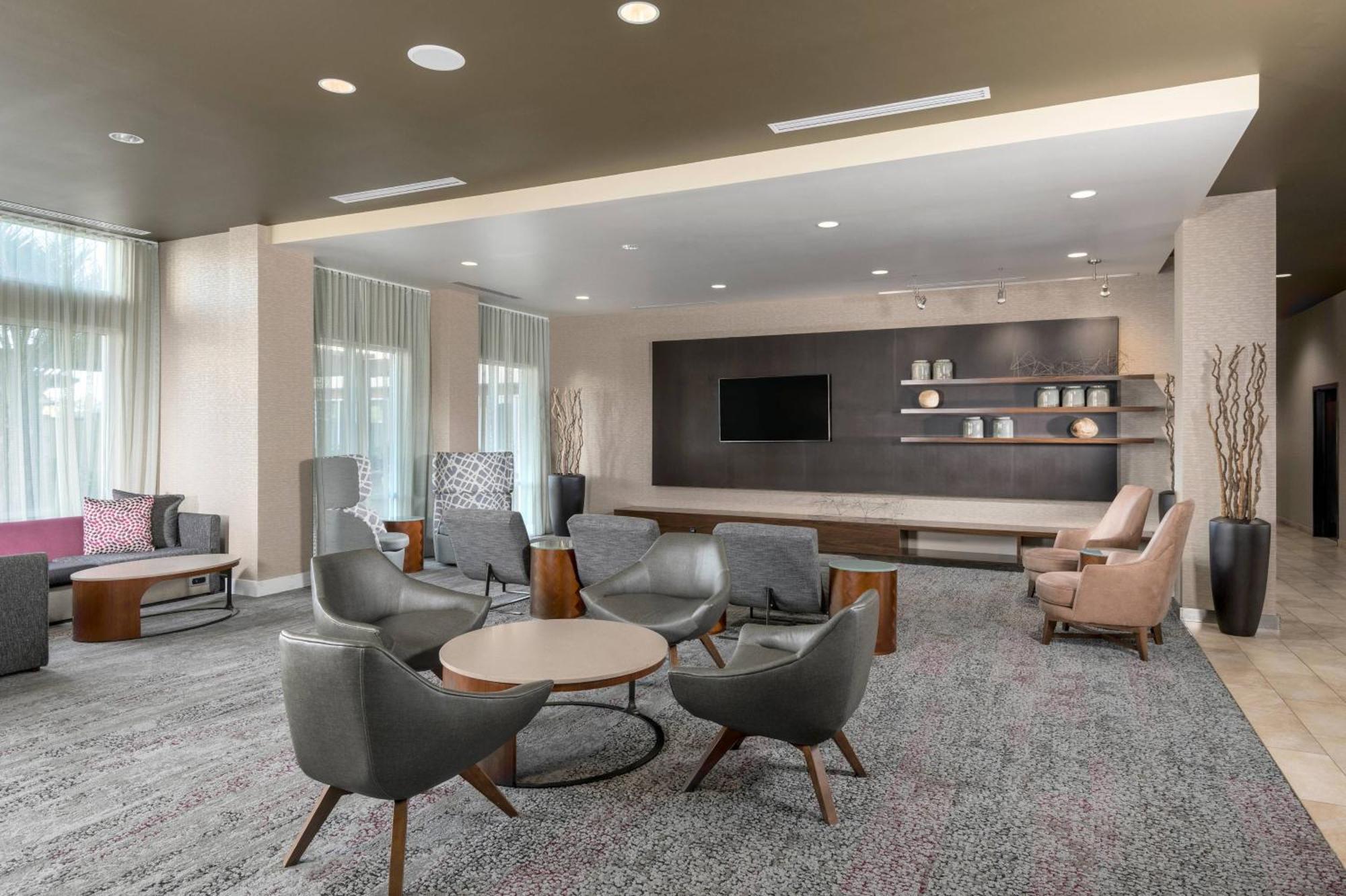 Courtyard By Marriott San Diego Oceanside Bagian luar foto