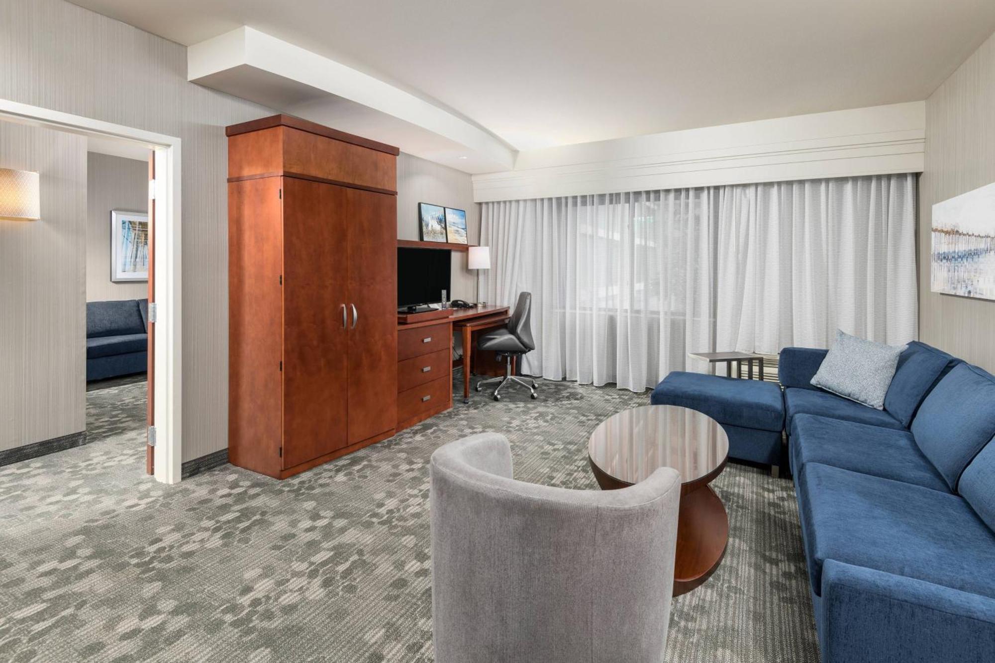 Courtyard By Marriott San Diego Oceanside Bagian luar foto