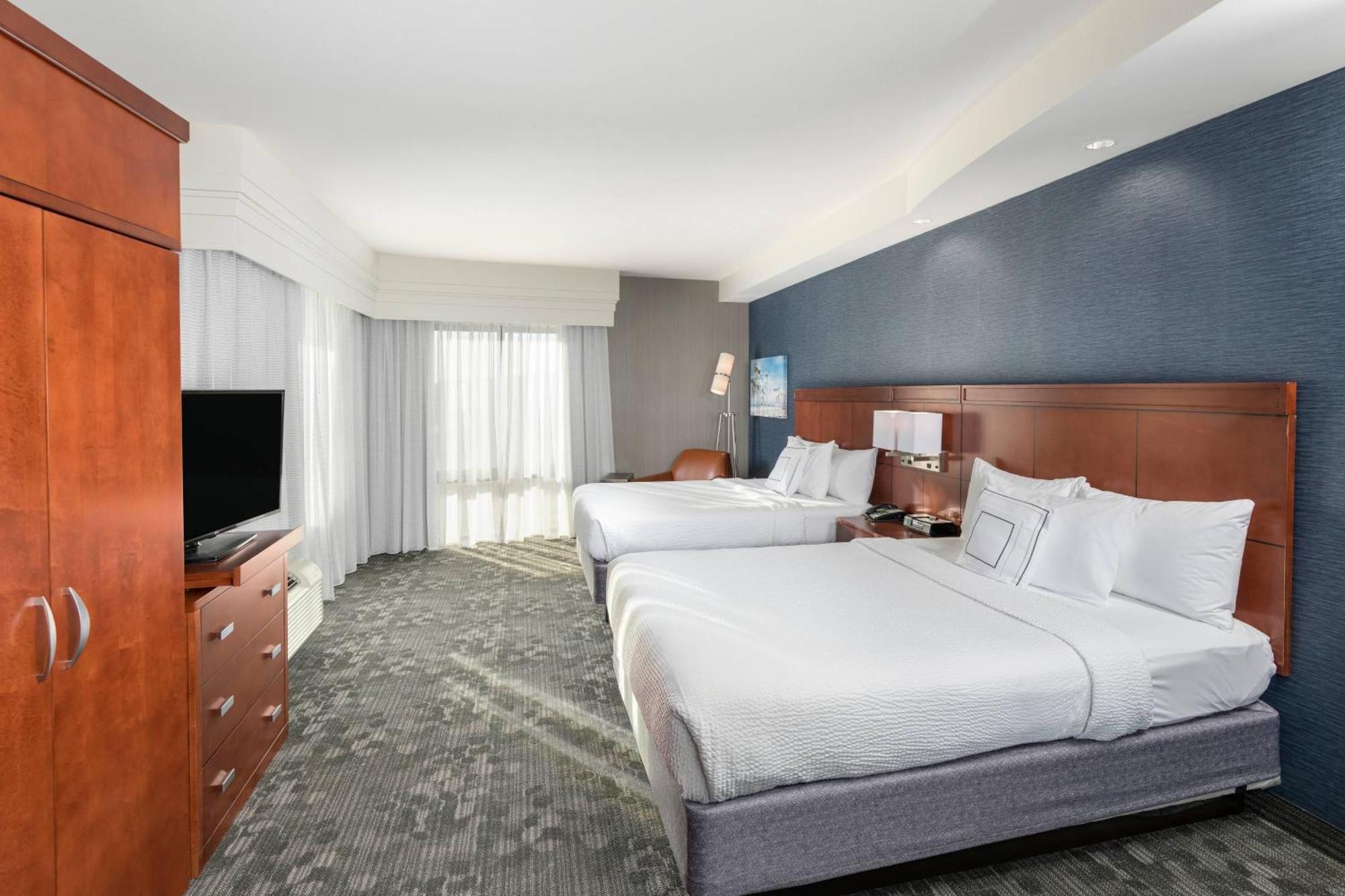 Courtyard By Marriott San Diego Oceanside Bagian luar foto