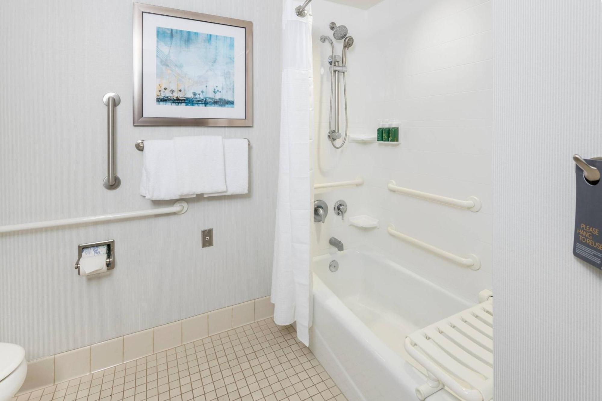 Courtyard By Marriott San Diego Oceanside Bagian luar foto