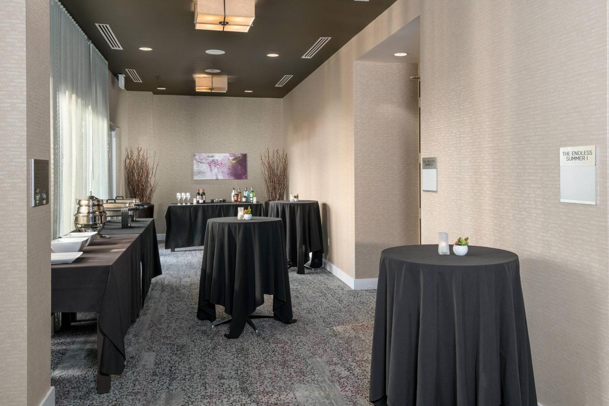 Courtyard By Marriott San Diego Oceanside Bagian luar foto