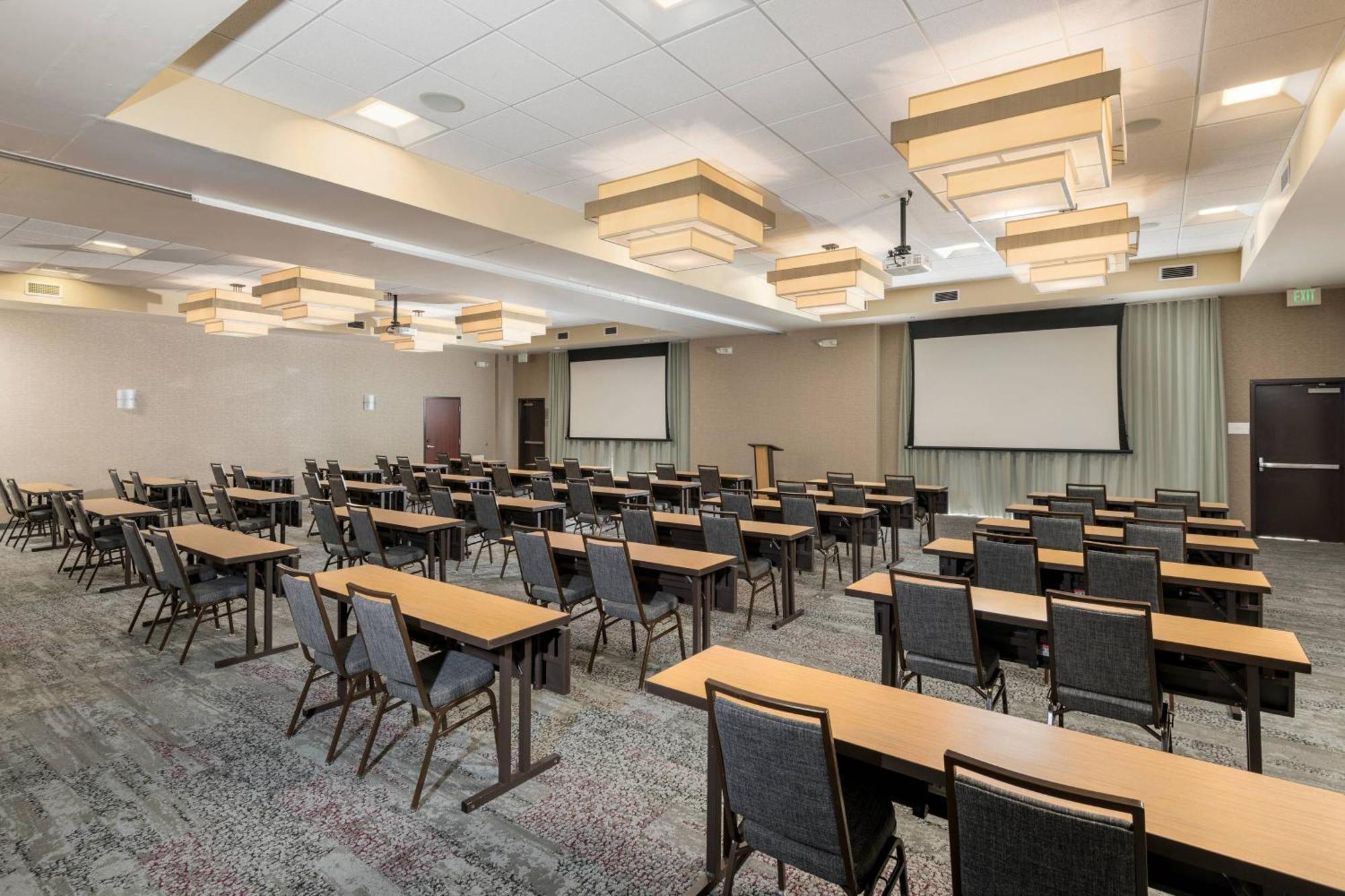 Courtyard By Marriott San Diego Oceanside Bagian luar foto