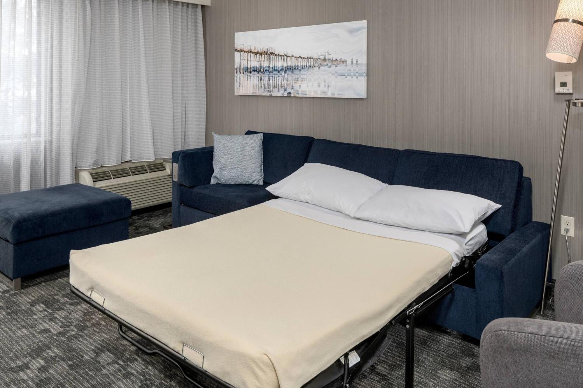 Courtyard By Marriott San Diego Oceanside Bagian luar foto
