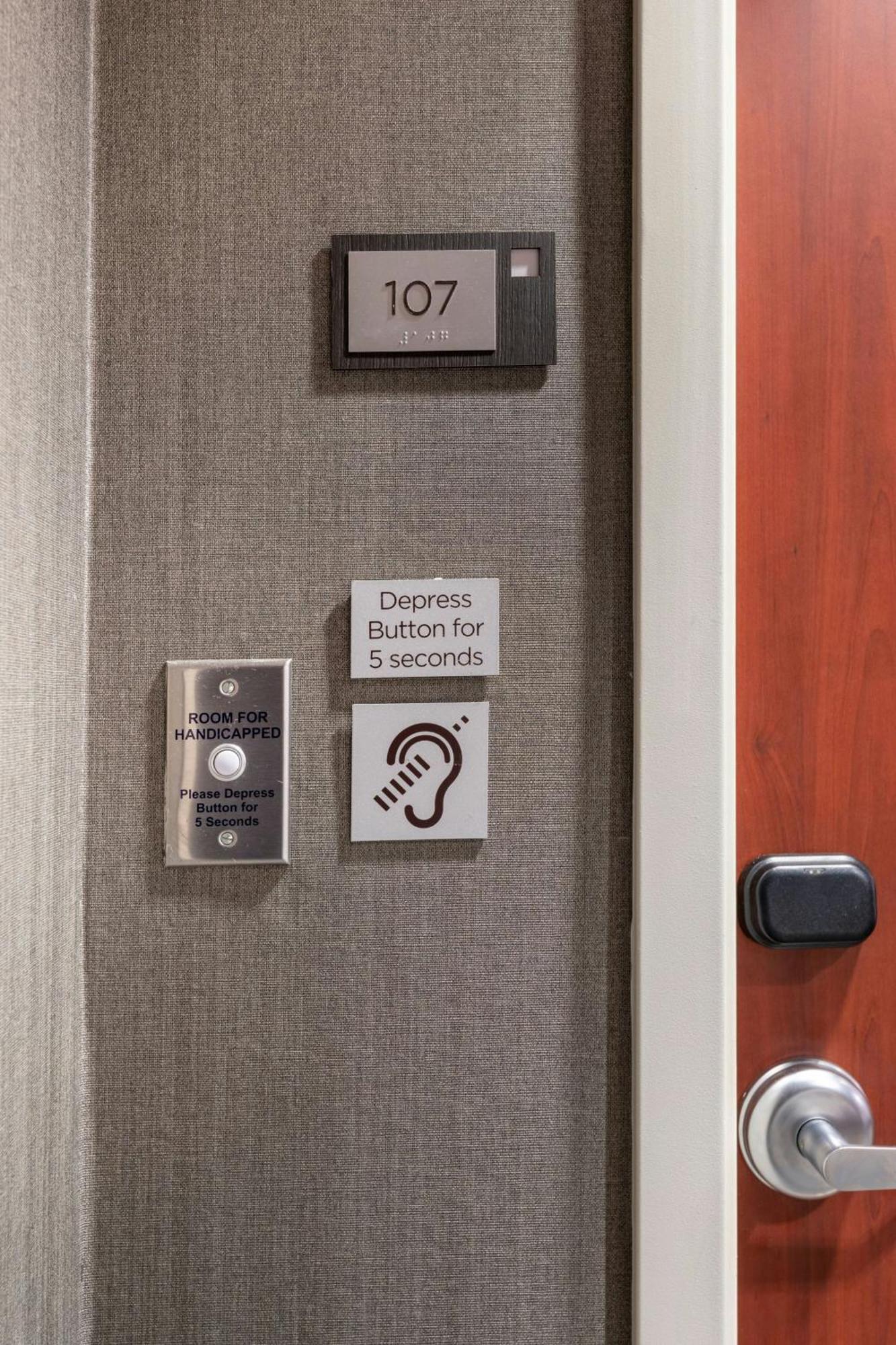 Courtyard By Marriott San Diego Oceanside Bagian luar foto